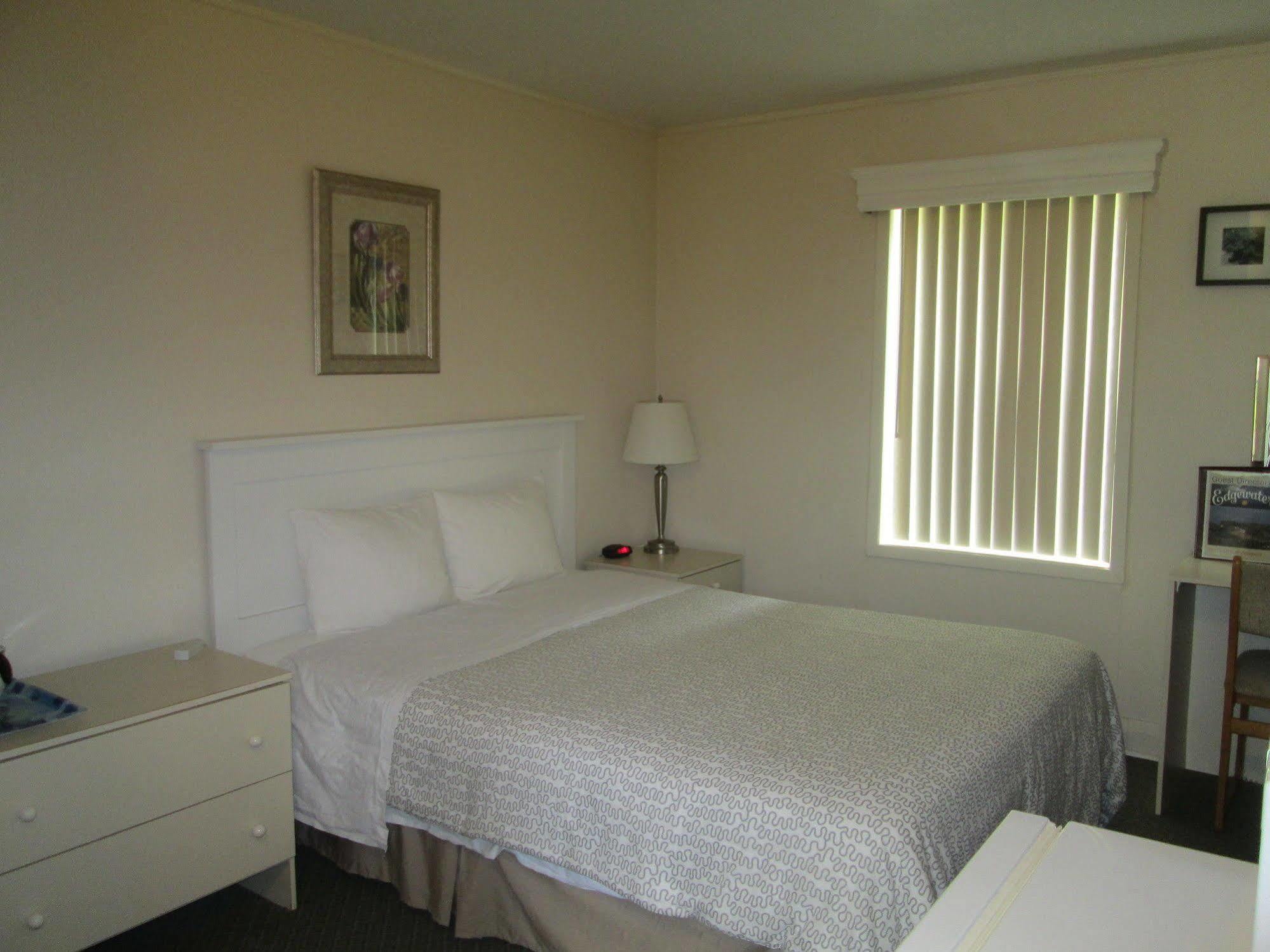 Edgewater Motel And Campground Temiskaming Shores Bagian luar foto