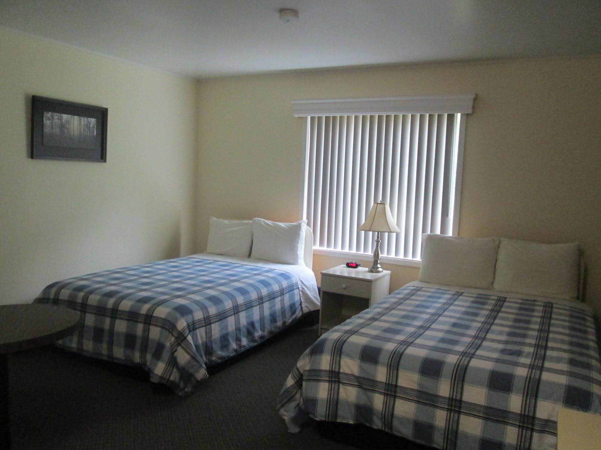 Edgewater Motel And Campground Temiskaming Shores Bagian luar foto