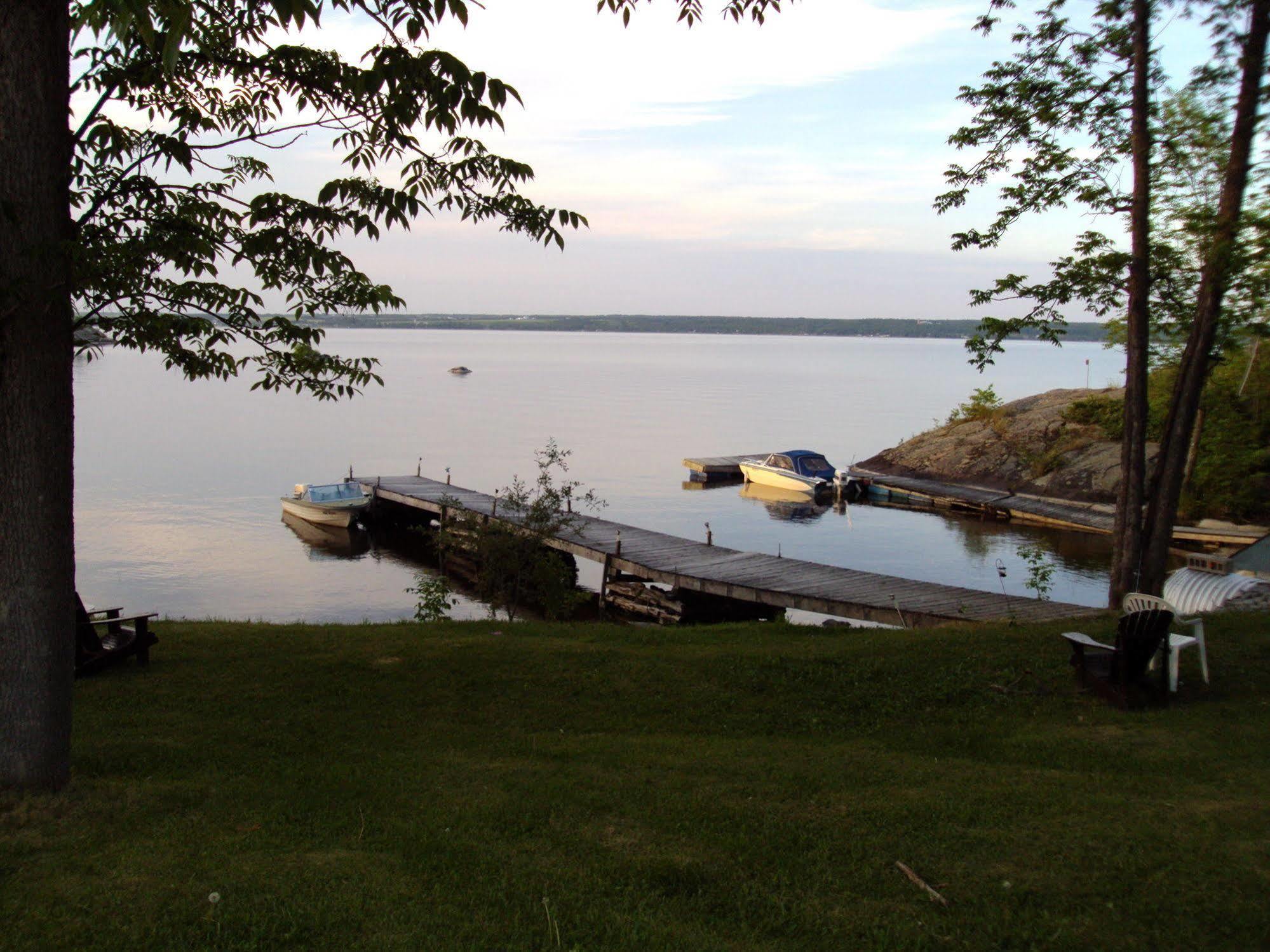 Edgewater Motel And Campground Temiskaming Shores Bagian luar foto